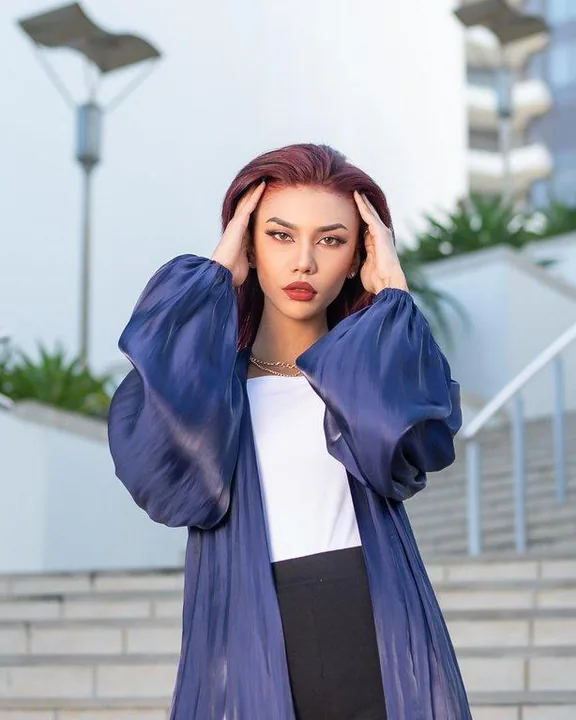 Daneen Bubble Sleeve Throw